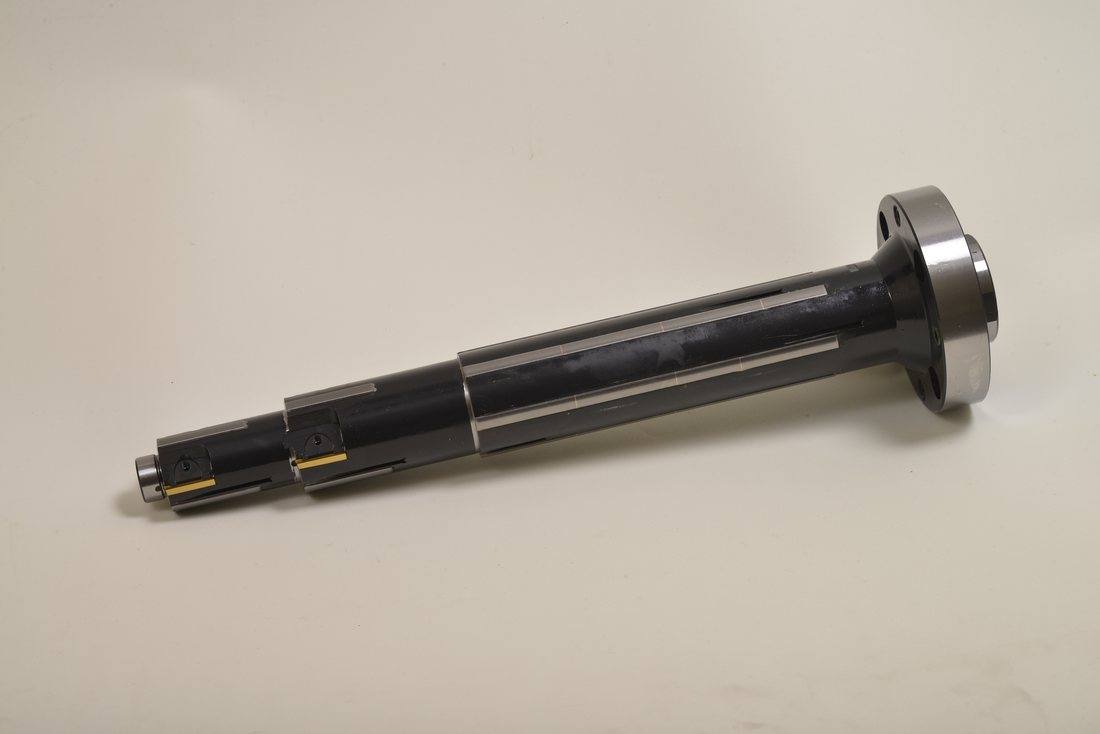 Mac Precitec India twin-blade fine boring head, side profile