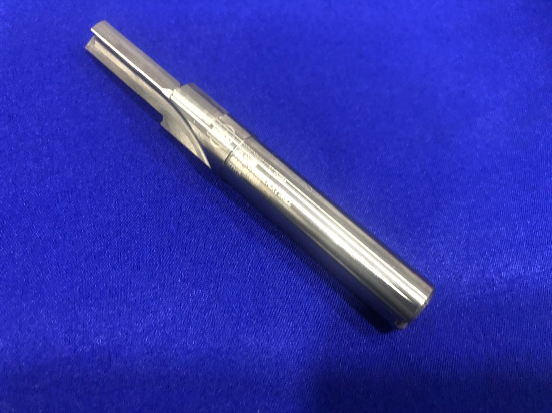 Slender fluted reamer