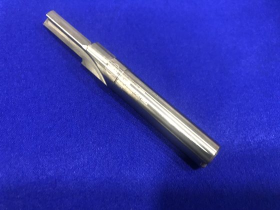 Slender fluted reamer