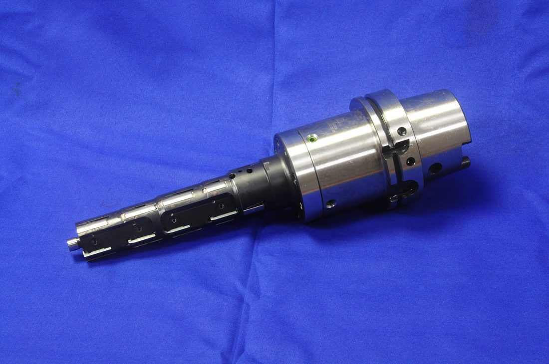 Flanged boring tool, side view