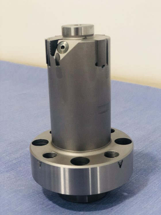 Fine boring tool with carbide insert